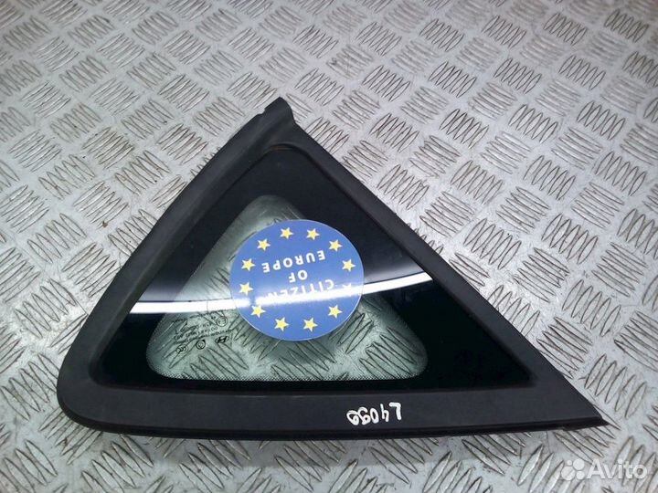 Стекло кузовное боковое левое Hyundai i30 FD 2009