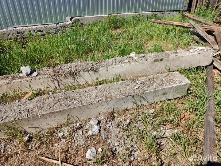 Отдам бетонные столбы