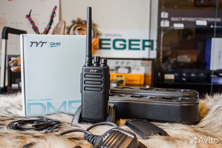 Цифровая рация TYT DMR MD-680 комплект с двумя аку