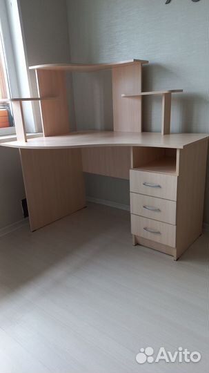 Стол письменный компьютерный угловой