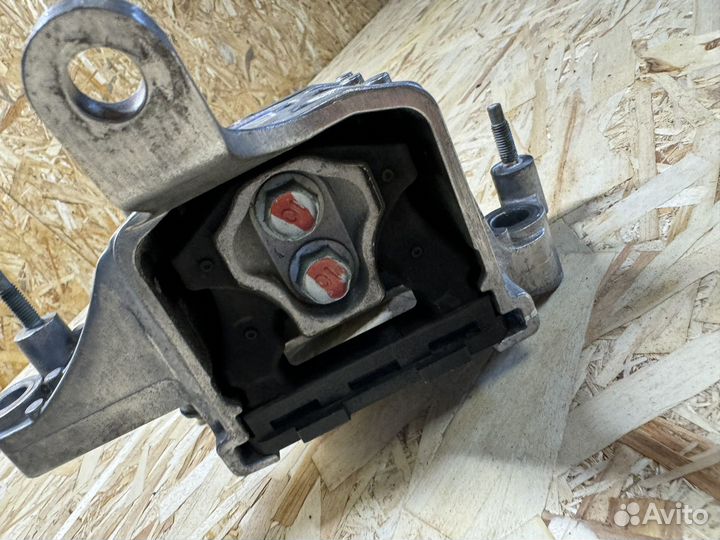 Опора двс левая Tucson NX4