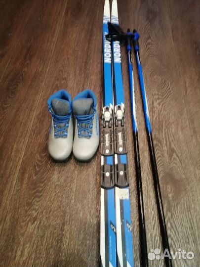 Лыжные ботинки +лыжи с палками nordway