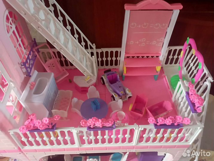 Кукольный домик для Барби с мебелью, лошадями