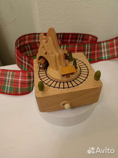 Музыкальная карусель заводные игрушки