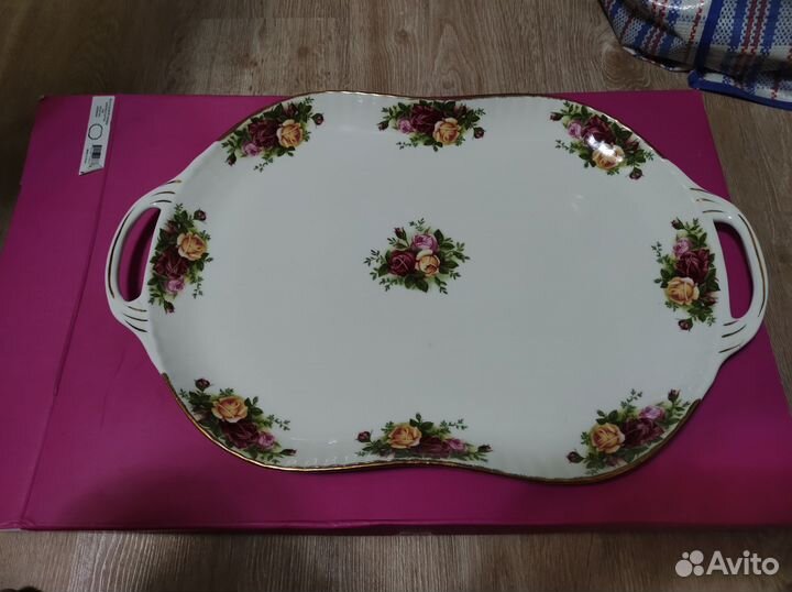 Сервировочное блюдо с розами