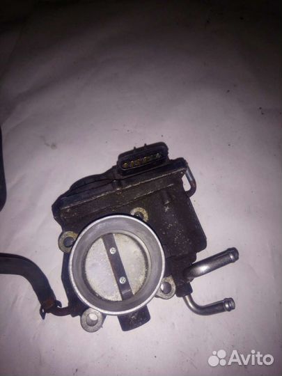 Дроссельная заслонка Toyota RAV4