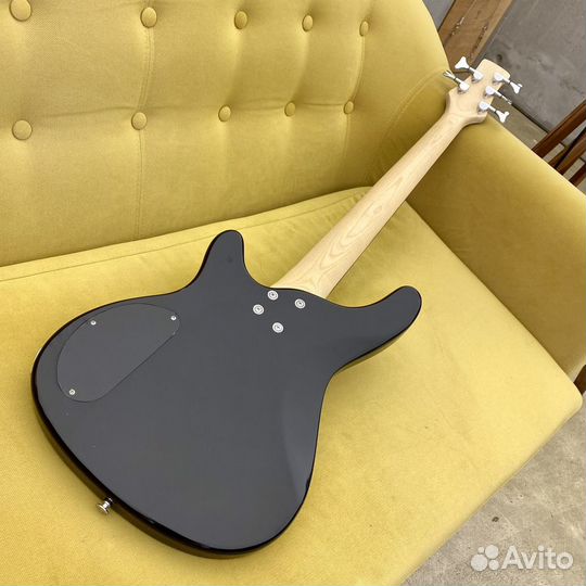 Бас гитара 5 струн
