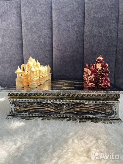 Шахматы резные ручной работы 