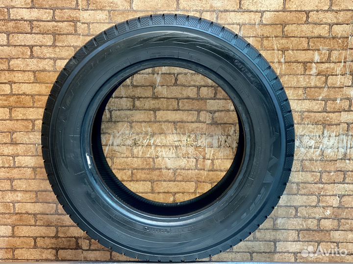 Nitto NT90W 225/65 R17