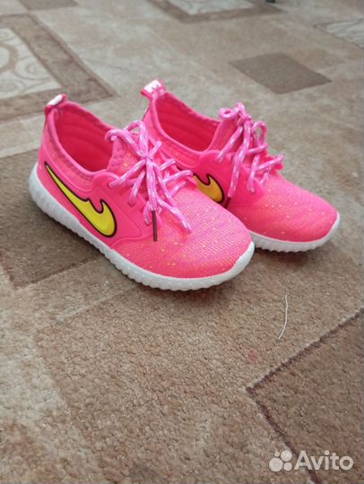Кроссовки для девочки