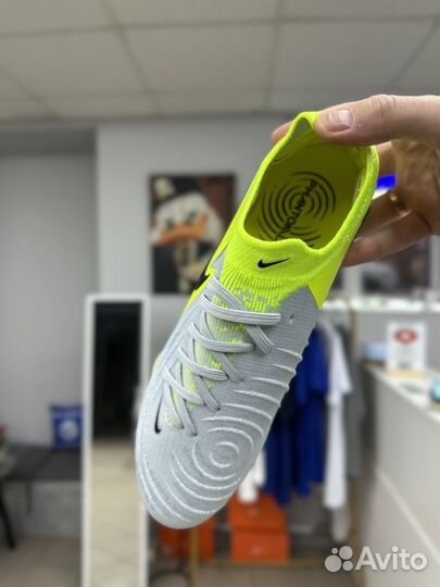 Новые бутсы на круглых шипах nike phantom gx 2