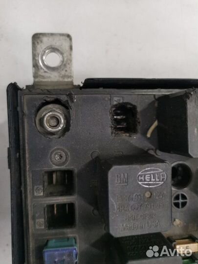 Блок предохранителей Opel Astra универсал Z13DTH