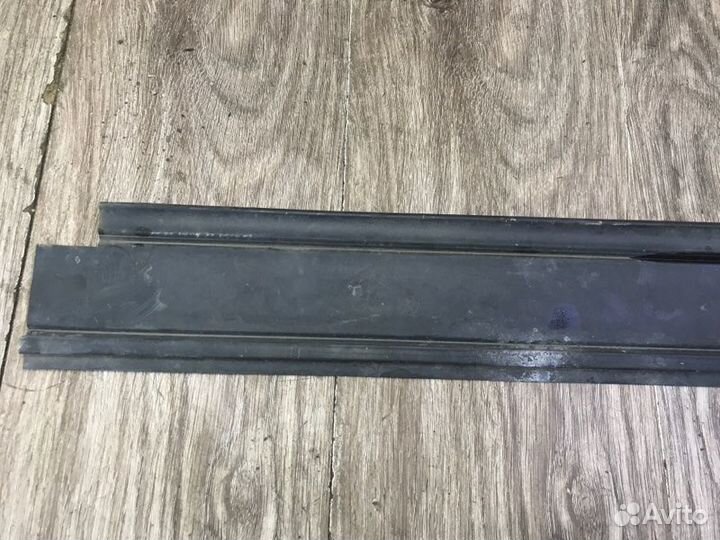 Накладка радиатора Opel Astra J A16XER 2010