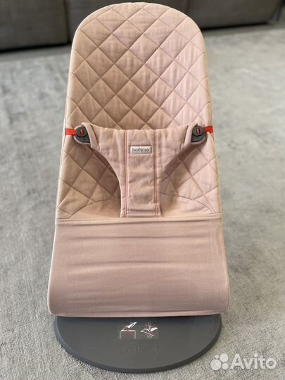 BabyBjorn Кресло-шезлонг нежно-розовый, с игрушкой