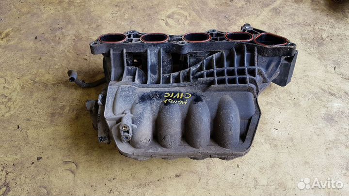 Впускной коллектор R18a2 Хонда 1.8 Цивик 5д