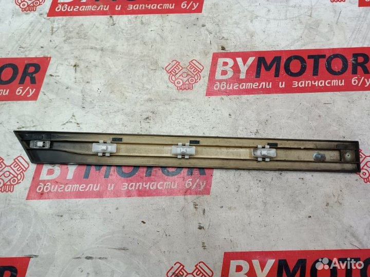 Молдинг на дверь задний левый Mercedes-Benz