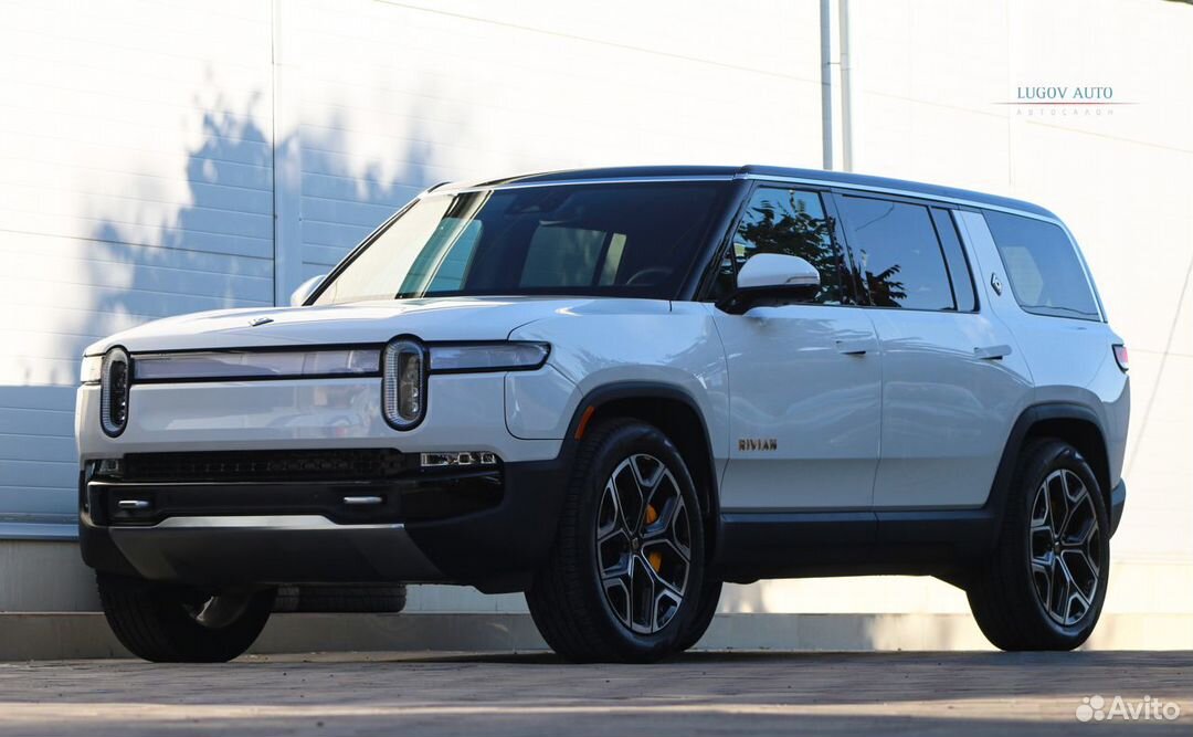 Rivian R1S AT, 2022, 10 км