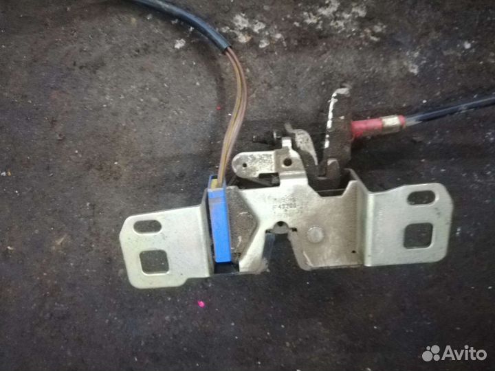 Замок багажника Форд Мондео 2