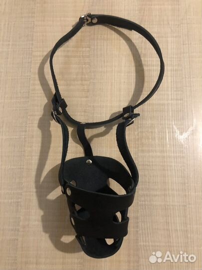 Намордник для собаки и игрушка пишалка