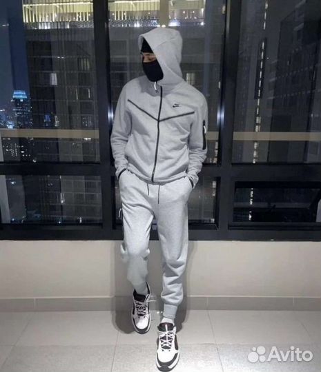 Спортивный костюм мужской новый оригинал