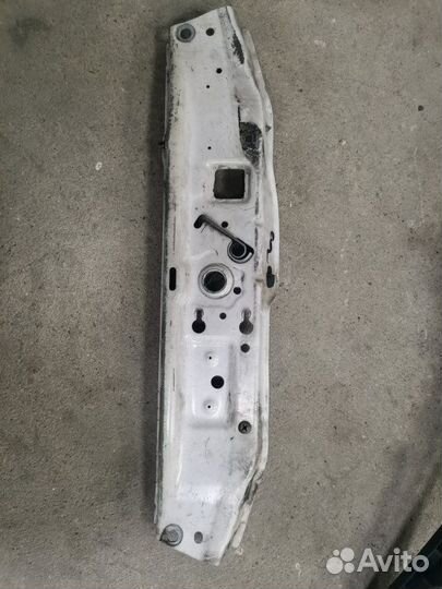 Рамка радиатора передняя Opel Astra универсал