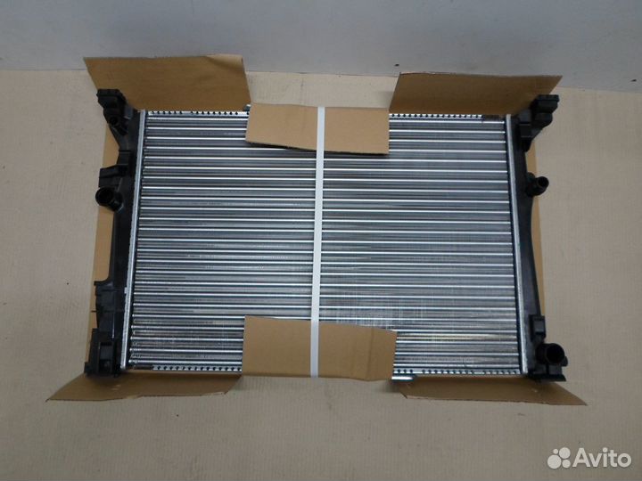 Радиатор охлаждения Мерседес X156 C117 X117