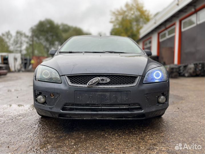 Суппорт передний левый правый Ford Focus 2 2005