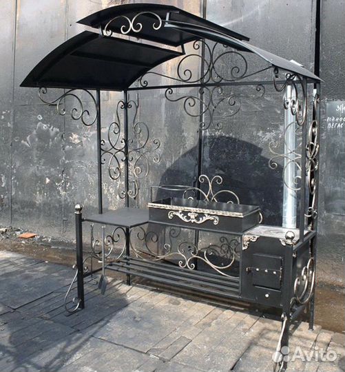 Мангал с крышей