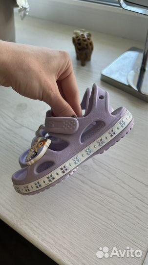 Сандалии crocs