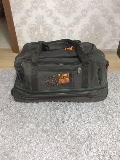 Сумка дорожная на колесах новая