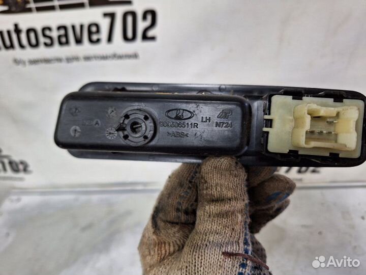 Кнопка стеклоподъемника задняя левая Лада Xray GAB