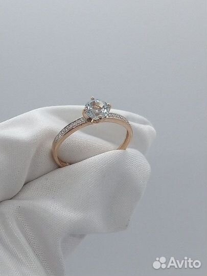 Золотое кольцо с камнем 16,5р