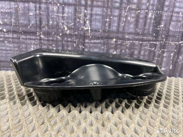 Крепление бампера заднее правое Bmw E90