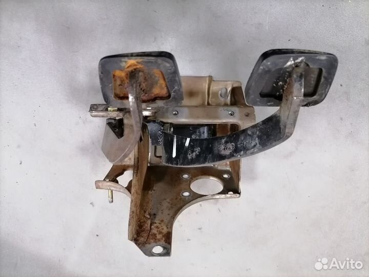 Педальный узел Nissan Bluebird 1983-1990