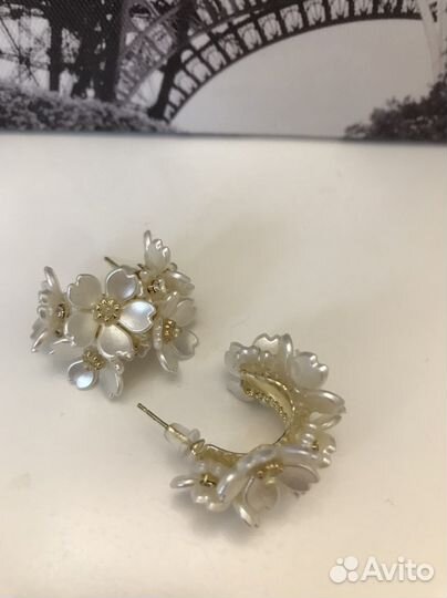 Серьги и резинка для волос из искусственный жемчуг