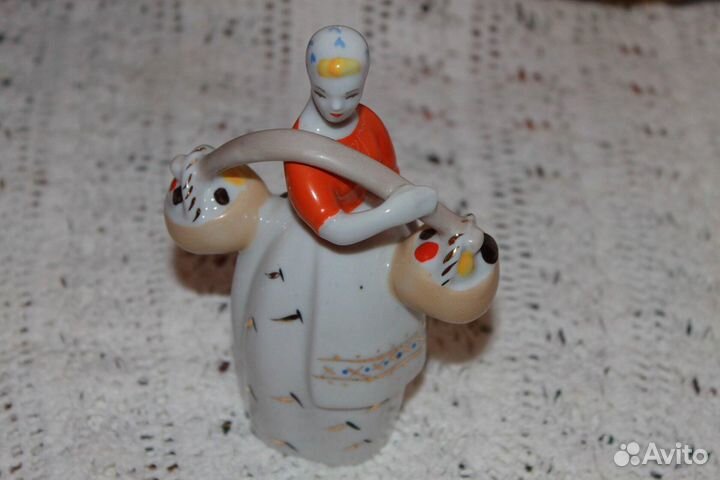 Фарфоровые статуэтки