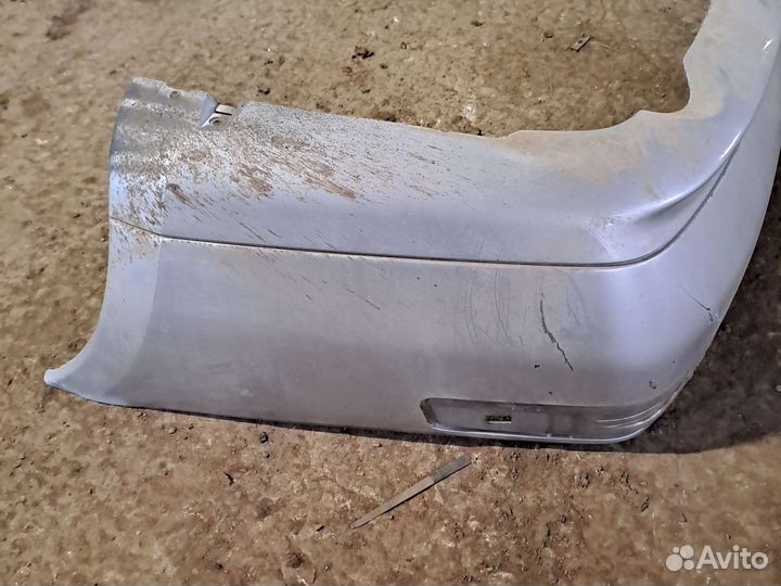 Бампер задний Mitsubishi Carisma