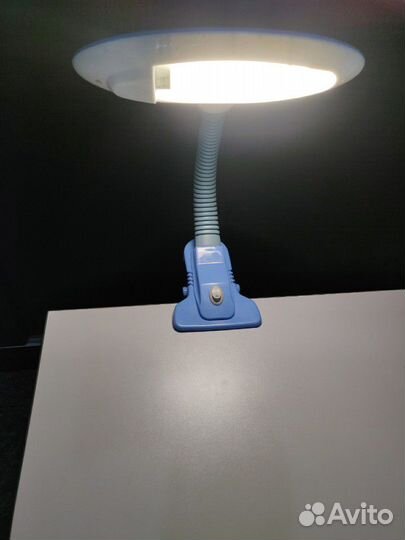 Лампа настольная прищепка