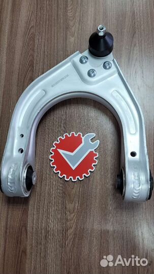 Рычаг верхний w211