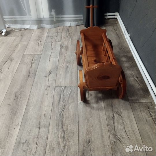 Деревянное тележка