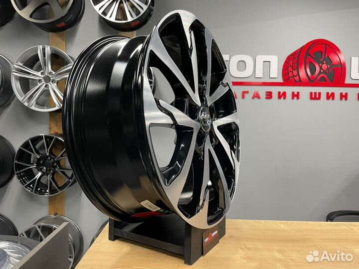 Диски R18 на Toyota Lexus