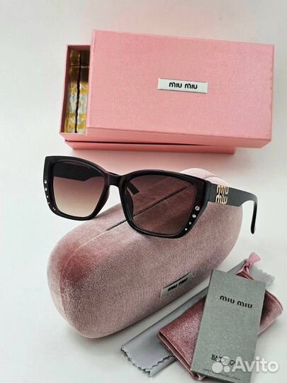 Солнцезащитные очки женские Miu Miu