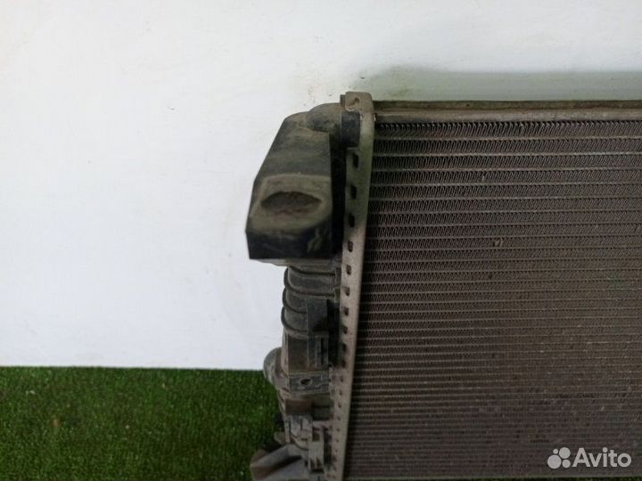 Радиатор охлаждения двигателя Ford Focus седан