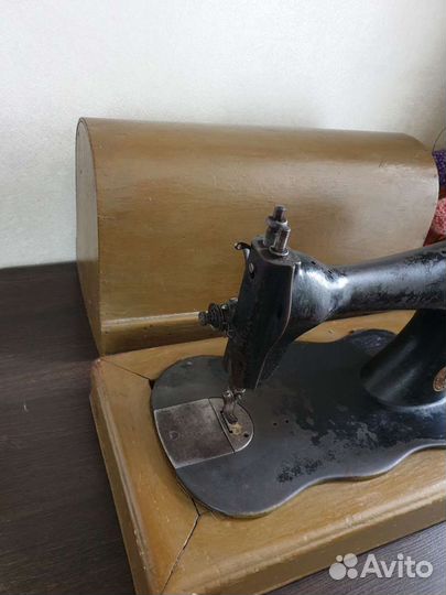 Швейная машина Singer