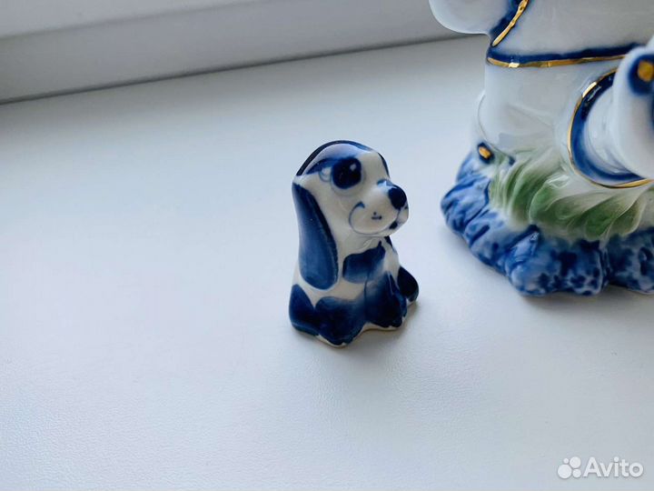 Статуэтки-сувениры гжель
