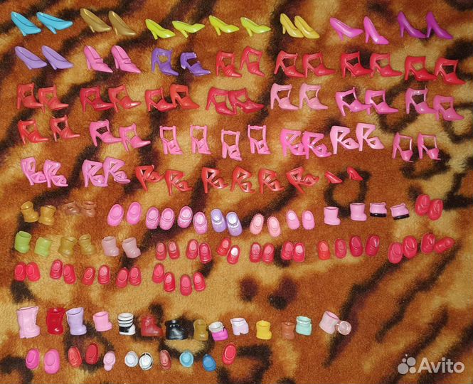 Обувь очки сережки колье посуда еда