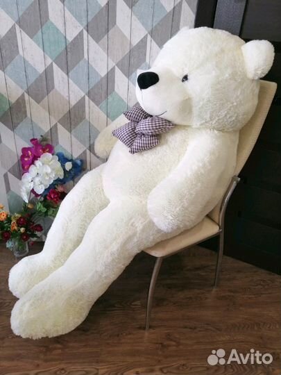 Медведь плюшевый