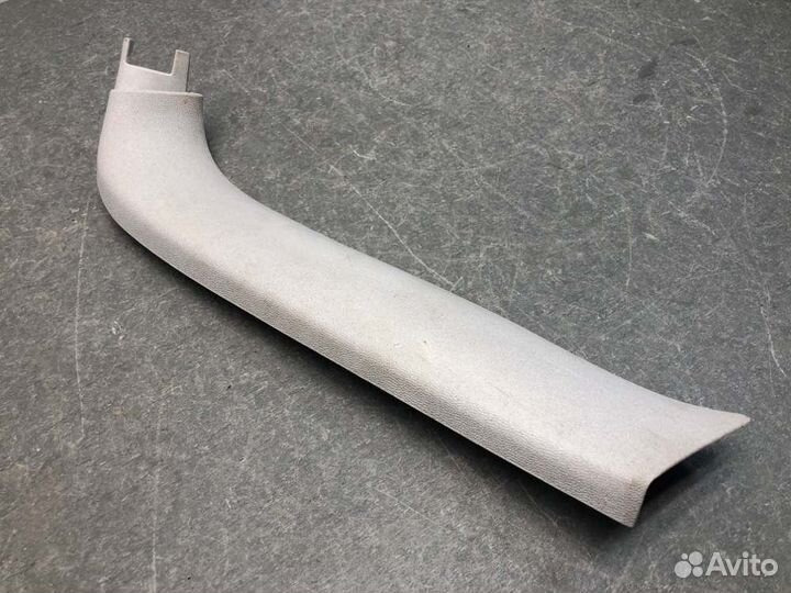 Обшивка крышки багажника правая Ford Focus DNW