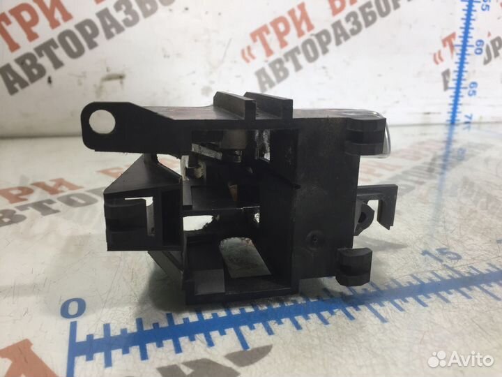 Ниссан Навара Ручка внутренняя задней двери Лев