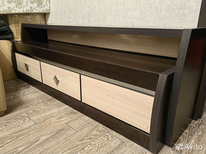 Тумба под телевизор